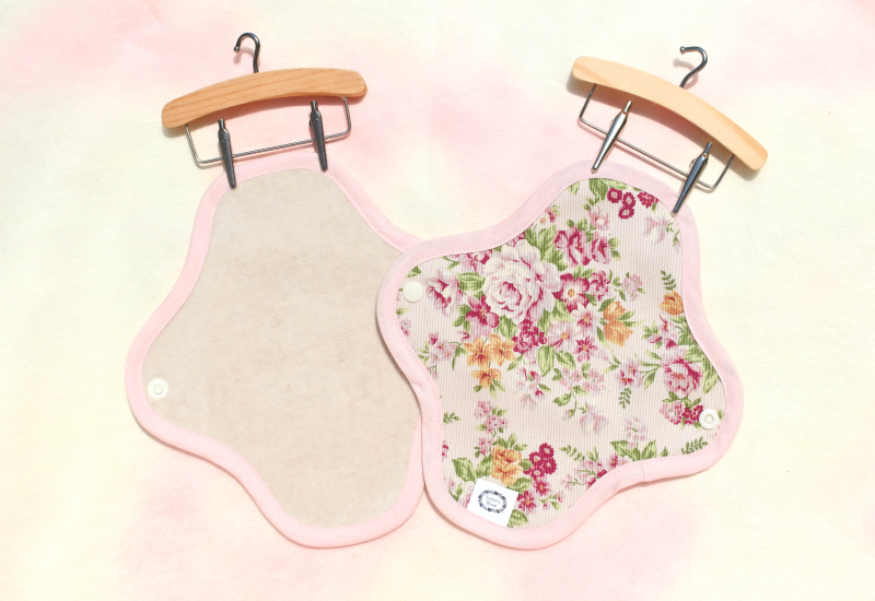 おりものライナー（十字型）２枚30％OFF　４枚42％OFF