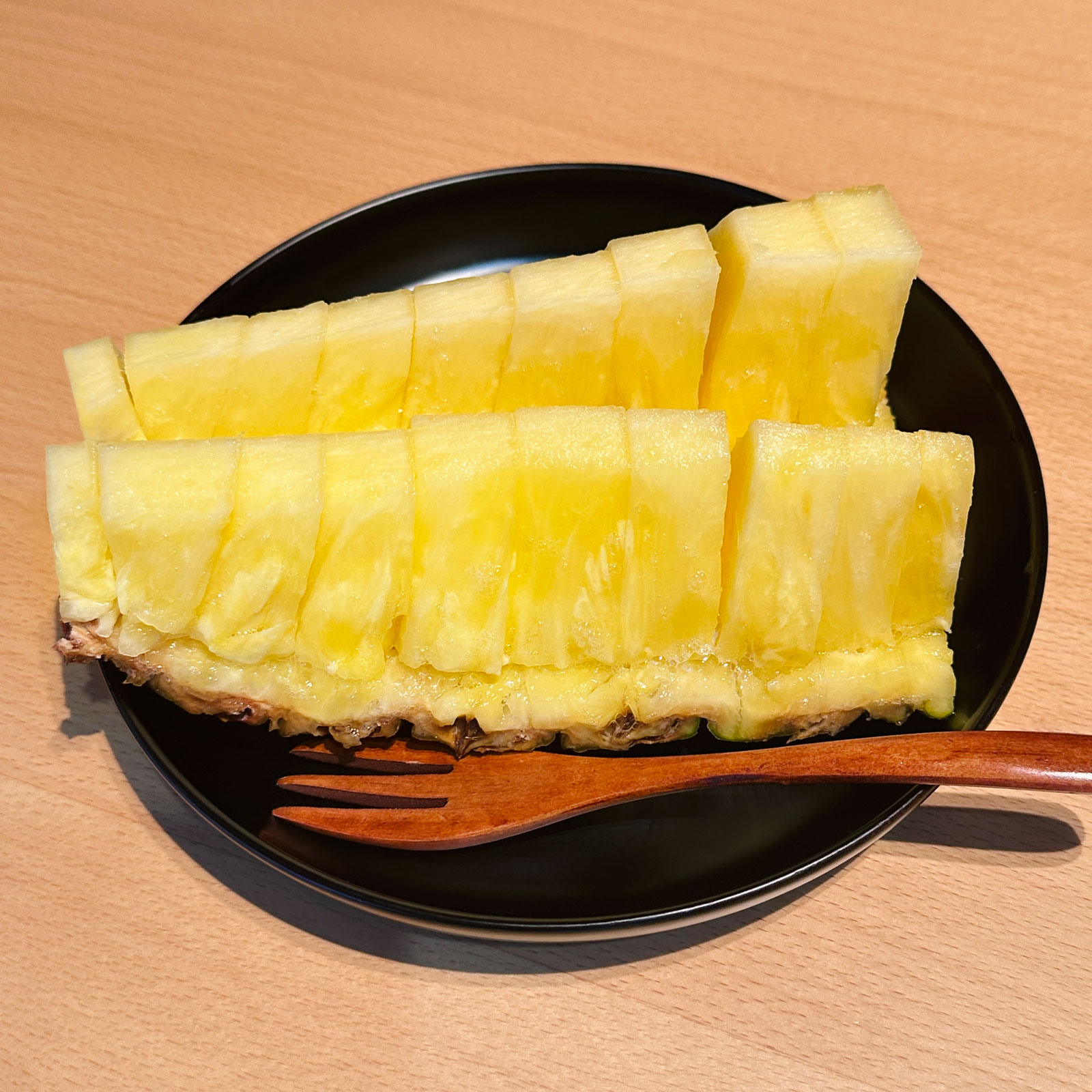 御古菌で育てたパイナップル〈クラウン付きLLサイズ〉